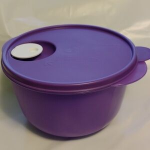 Tupperware CrystalWave PLUS 8.5CUP Round Microwave Reheatable Bowl w Vented Seal